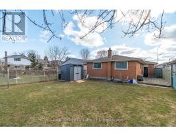 10 BROOKSIDE CRESCENT - 25