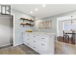 10 BROOKSIDE CRESCENT - 7