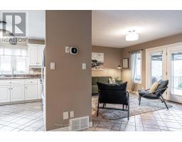 82 GREGORY CRESCENT - 13