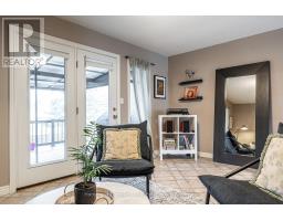 82 GREGORY CRESCENT - 15