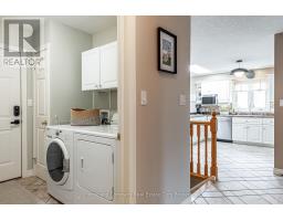 82 GREGORY CRESCENT - 18