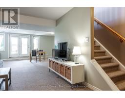 82 GREGORY CRESCENT - 28