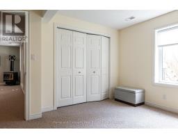 82 GREGORY CRESCENT - 34