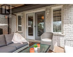 82 GREGORY CRESCENT - 45