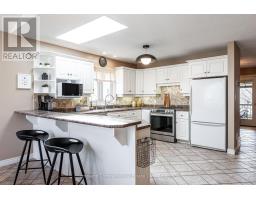 82 GREGORY CRESCENT - 9