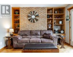 35 SPARLING CRESCENT - 16