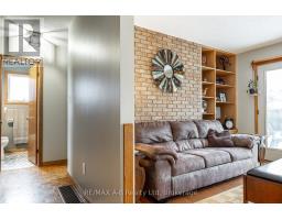 35 SPARLING CRESCENT - 19