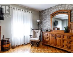 35 SPARLING CRESCENT - 21