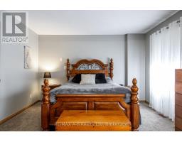 35 SPARLING CRESCENT - 24