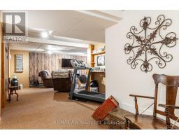 35 SPARLING CRESCENT - 30