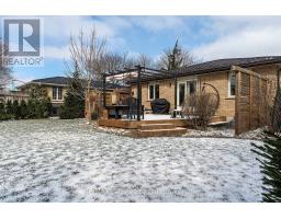 35 SPARLING CRESCENT - 40