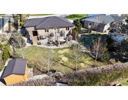 35 SPARLING CRESCENT - 44