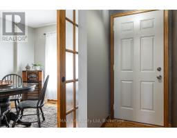 35 SPARLING CRESCENT - 5