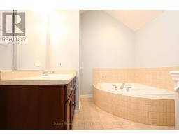 No.23 - 59 EAGLE DRIVE - 33