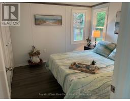 4 STARBOARD - 77719 BLUEWATER HIGHWAY - 12