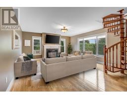 410 MAIN STREET W - 16