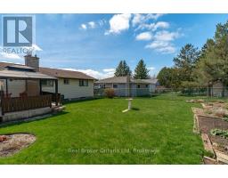 68 SETTLERS DRIVE - 33