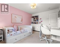 28 NEWCASTLE COURT - 33