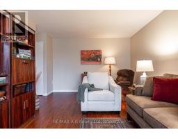 301 - 1600 ADELAIDE STREET N - 18