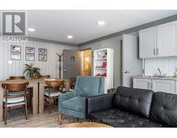 301 - 1600 ADELAIDE STREET N - 35