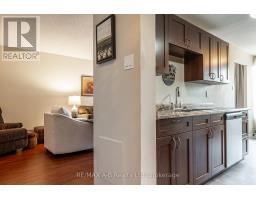 301 - 1600 ADELAIDE STREET N - 9