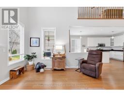 16 MACPHERSON AVENUE - 15