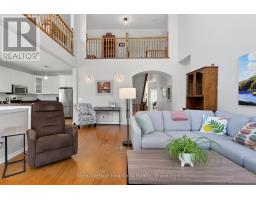 16 MACPHERSON AVENUE - 17