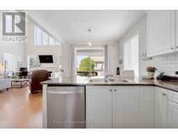 16 MACPHERSON AVENUE - 23