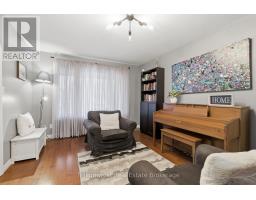 210 OLD COUNTRY PLACE - 6