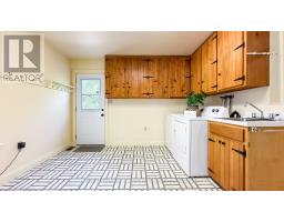 25 WELLINGTON STREET N - 13