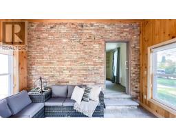 25 WELLINGTON STREET N - 22