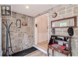 255 WATER STREET S - 40