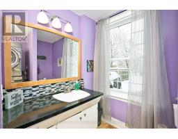 293 ELGIN STREET E - 22