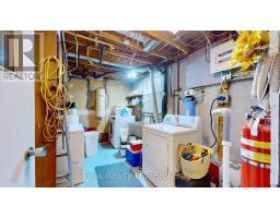 105 DIXON ROAD - 23