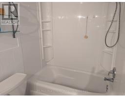 1014A VANIER AVENUE - 28