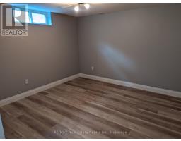 1014A VANIER AVENUE - 30
