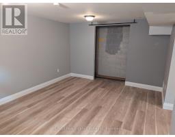 1014A VANIER AVENUE - 31