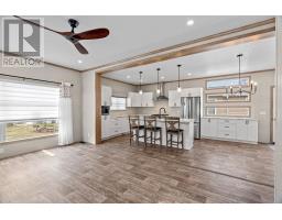 118 SANDBAGGER CRESCENT - 19