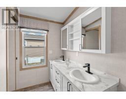 118 SANDBAGGER CRESCENT - 33