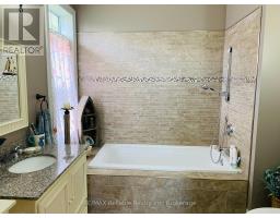 22 THIMBLEWEED DRIVE - 26