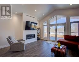 19 WINCHESTER CRESCENT - 11