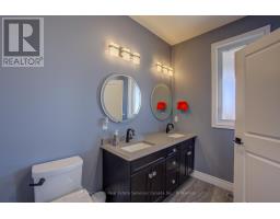 19 WINCHESTER CRESCENT - 17