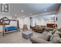 19 WINCHESTER CRESCENT - 22