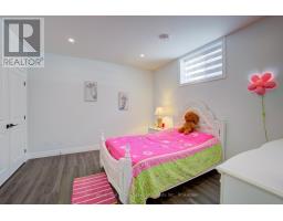 19 WINCHESTER CRESCENT - 24