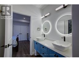 19 WINCHESTER CRESCENT - 25