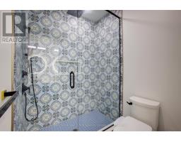 19 WINCHESTER CRESCENT - 26