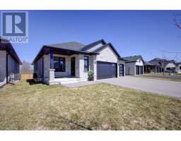 19 WINCHESTER CRESCENT - 3