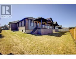 19 WINCHESTER CRESCENT - 33