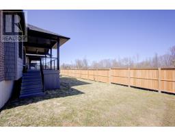 19 WINCHESTER CRESCENT - 34