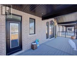 19 WINCHESTER CRESCENT - 37
